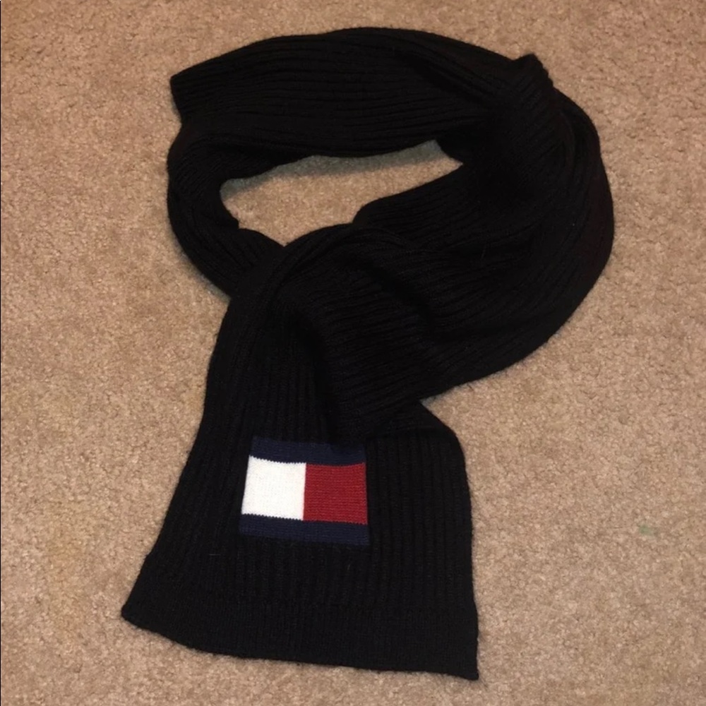 Tommy Hilfiger Knit Scarf